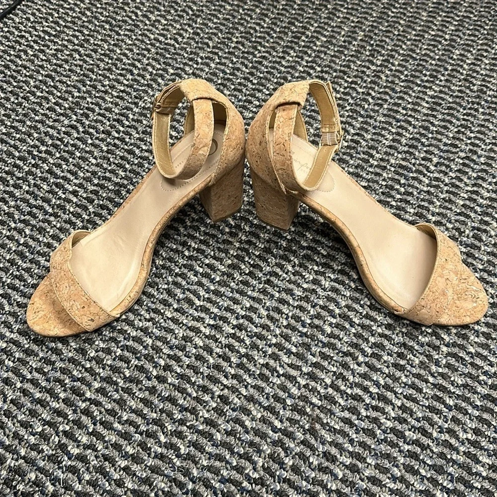 Cute! 3 1/2 in Cork Comfort Heels from Cato Size 8W GUC - Picture 3 of 9